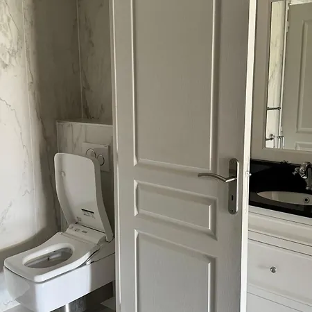 3 Bedrooms With Tour Eiffel View Исси-ле-Мулино