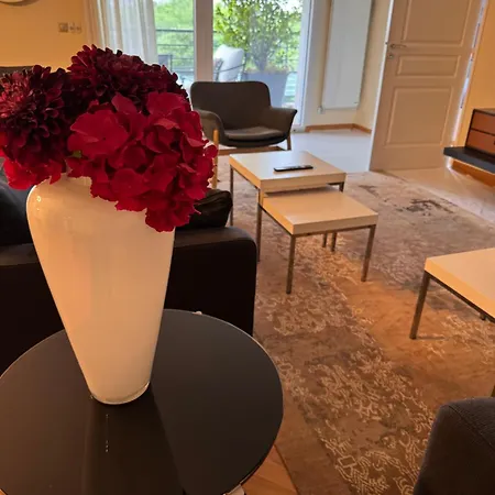 3 Bedrooms With Tour Eiffel View Апартаменты Исси-ле-Мулино