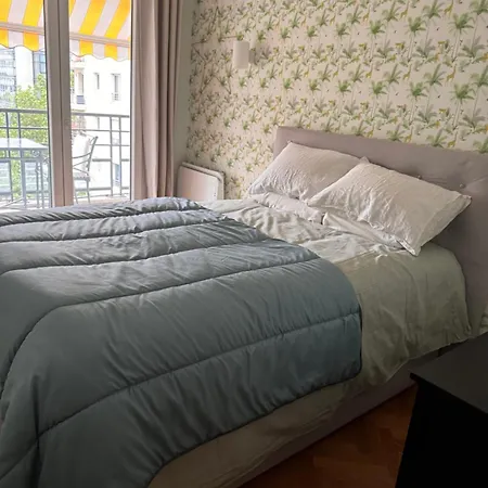3 Bedrooms With Tour Eiffel View Апартаменты