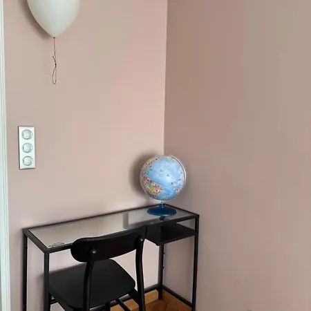 3 Bedrooms With Tour Eiffel View