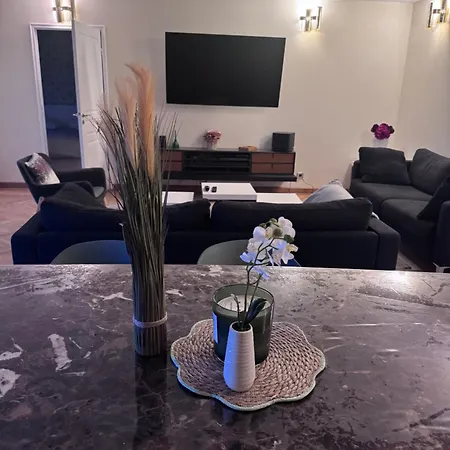 Apartmán 3 Bedrooms With Tour Eiffel View