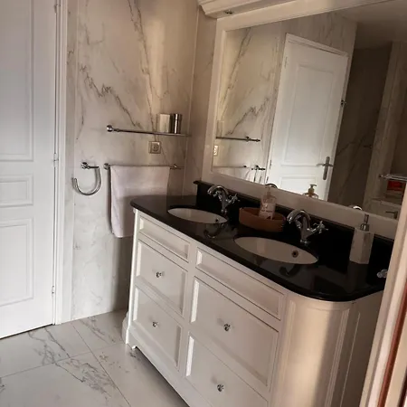 Apartmán 3 Bedrooms With Tour Eiffel View