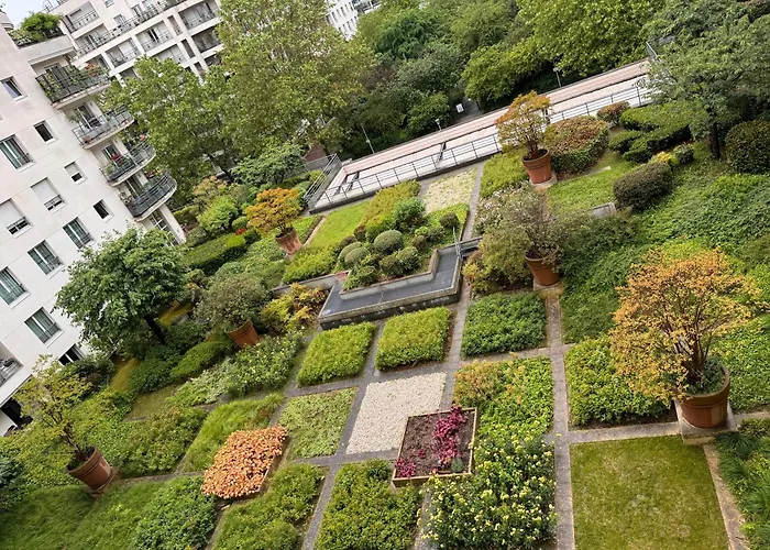 3 Bedrooms With Tour Eiffel View *