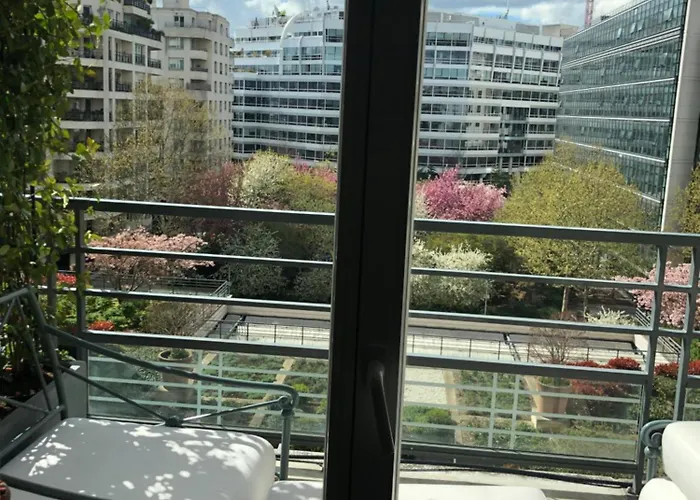 3 Bedrooms With Tour Eiffel View Lägenhet