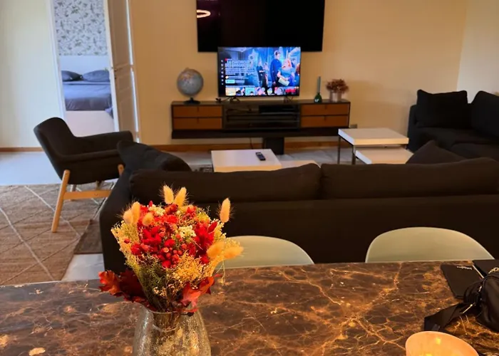 3 Bedrooms With Tour Eiffel View *