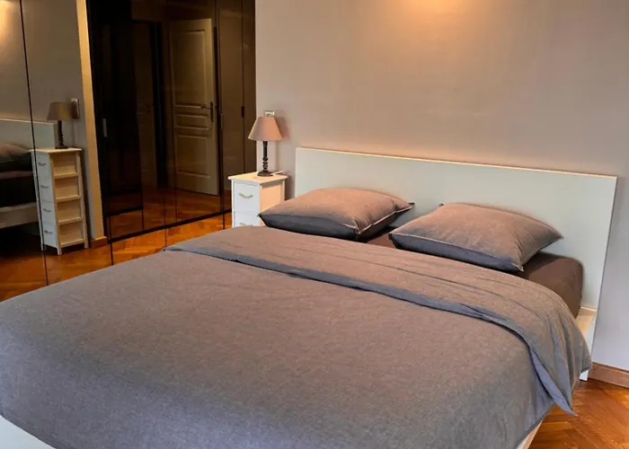 3 Bedrooms With Tour Eiffel View *